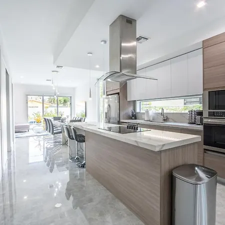 Modern 4-Bedroom Townhouse With Pool!